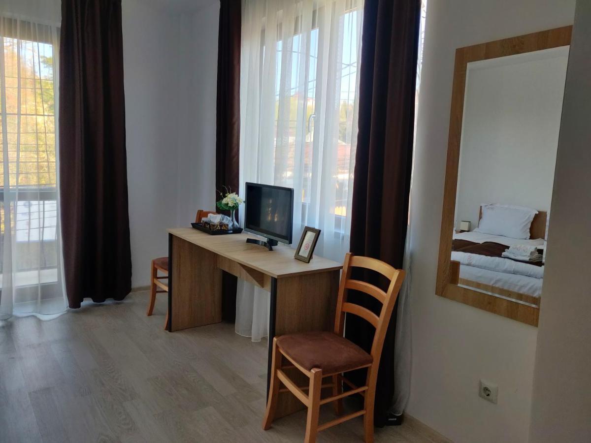 Pensiunea Alesia Pucioasa Dış mekan fotoğraf